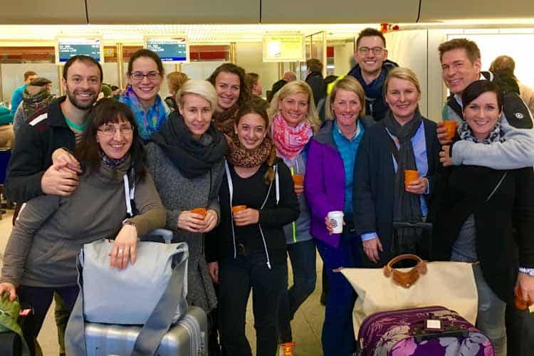 Das KU64-Team am Flughafen Tegel auf dem Weg nach Südafrika