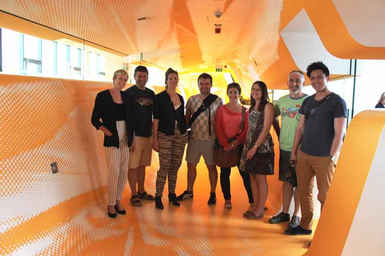 Die 5 Gewinner der Australian Achievement in Architecture Awards besuchten das Renommierprojekt der GRAFT-Architekten gemacht: KU64