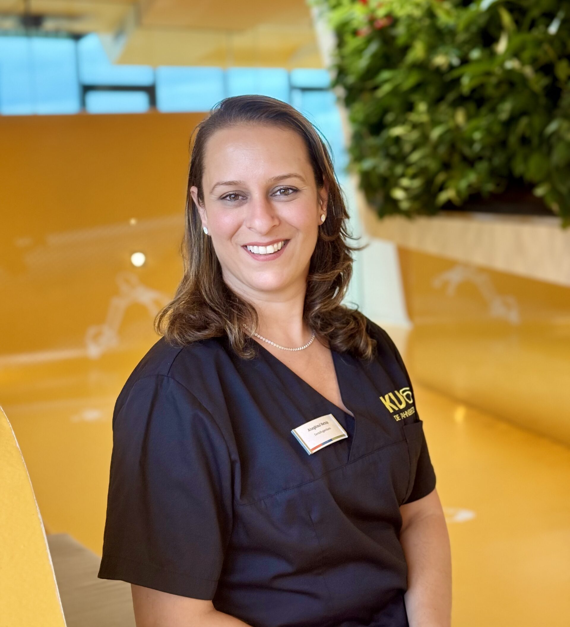 Aisegkioul Netzipoglou-Housein, Dentalhygienikerin bei KU64