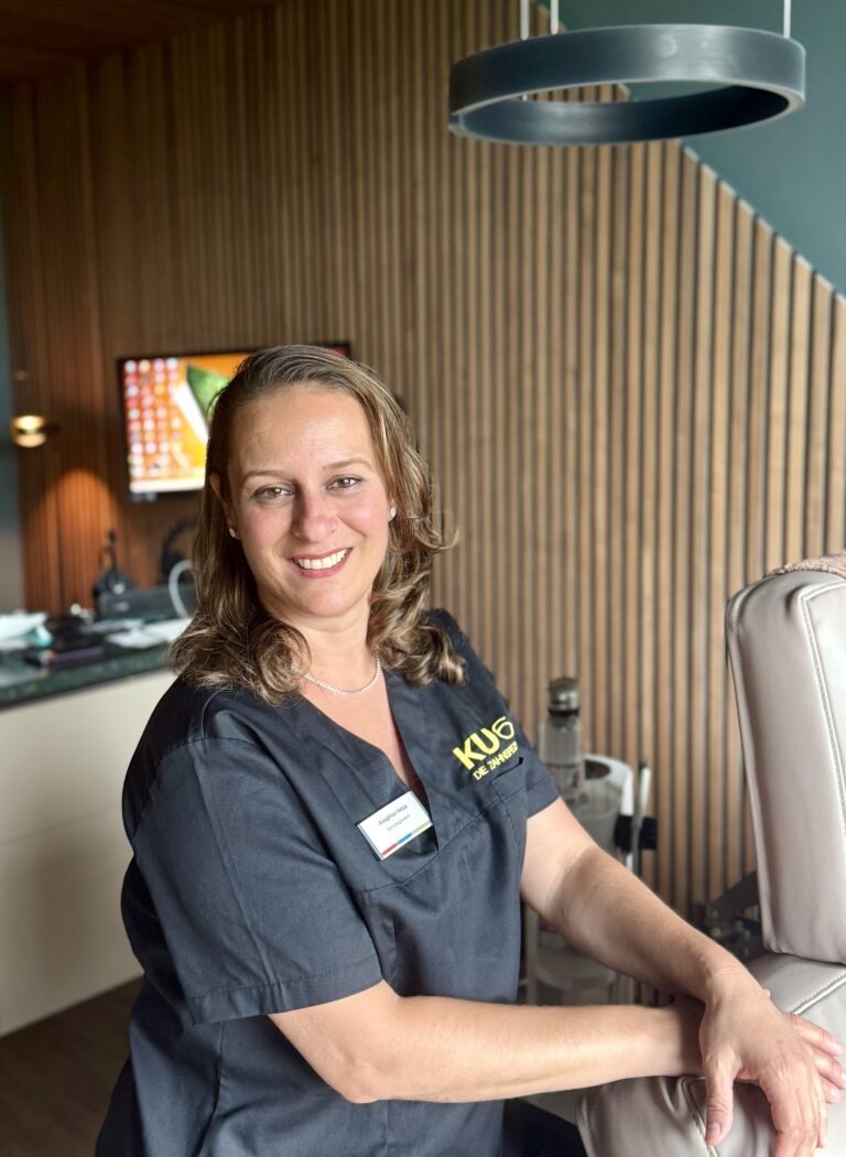 Aisegkioul Netzipoglou-Housein, Dentalhygienikerin bei KU64