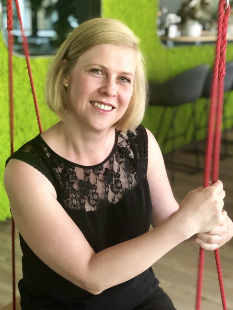 Anka Ulrich Kieferorthopädische Verwaltung­sassistentin (zmv)