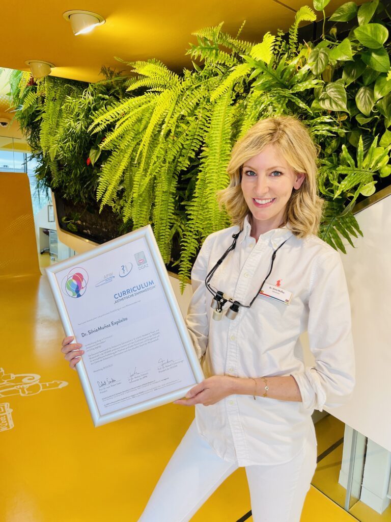 Dr. Silvia Muñoz Zahnärztin für Prothetik & ästhetische Zahn­medizin
