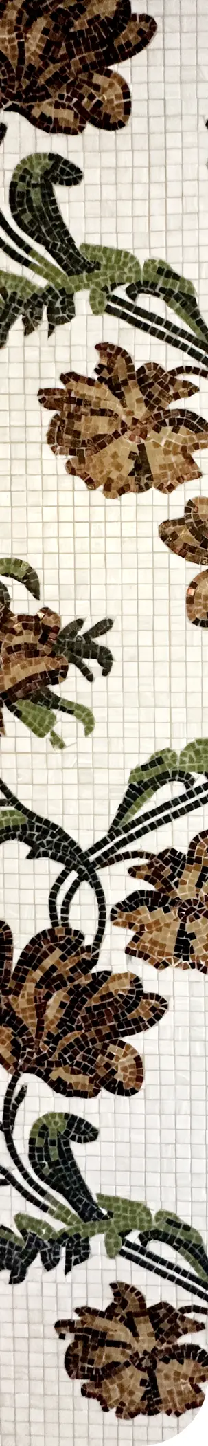 Mosaik mit Blumen und weißem Hintergrund, quadratische Fliesen