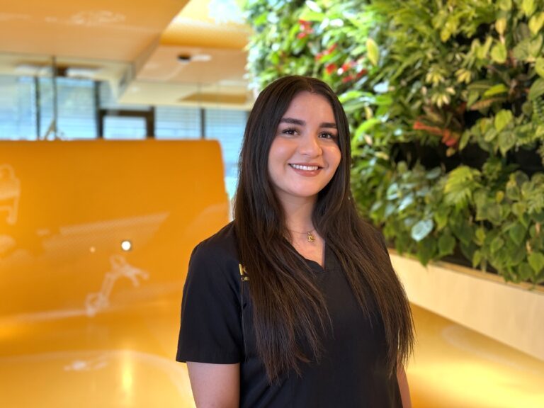Atoosa Hafezi Zahnmedizinische Prophylaxeassistentin & angehende Dentalhygienikerin