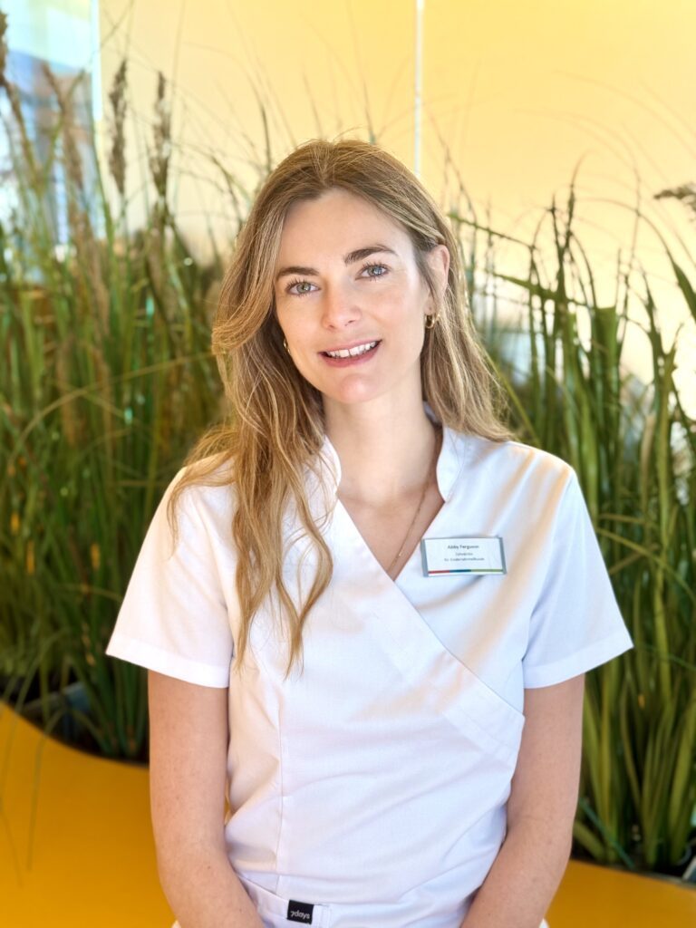 Abby Ferguson, Kinderzahnärztin für KU64 Berlin Charlottenburg am Kudamm